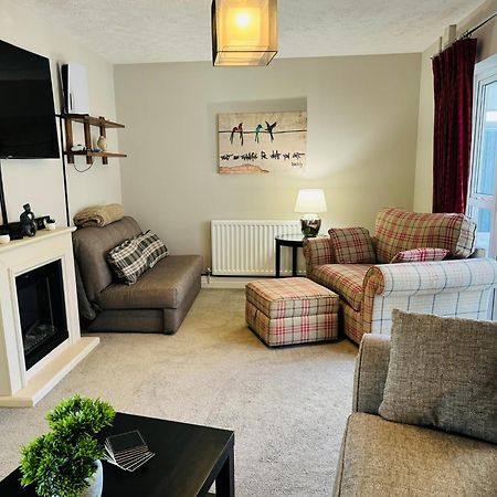 Netflix Home Jacuzzi Gym Fast Wifi Ps5 Free Parking 2 Spaces Hereford Exteriör bild