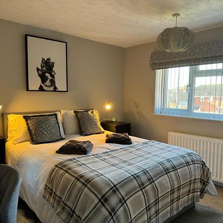 Netflix Home Jacuzzi Gym Fast Wifi Ps5 Free Parking 2 Spaces Hereford Exteriör bild